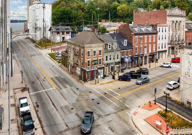 Homes for sale in Alton, IL | 200 State St, Alton, IL 62002 | MLS# MIS26043643