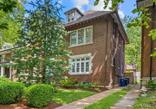 3rd image of 6959 Waterman Ave, Saint Louis, MO 63130 | MLS# MIS26043648