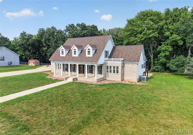 Photo 3 of Single family home for sale at 412 Willow Creek Dr, Farmington, MO 63640 | MLS# MIS26043649 | Listing updated on 2026-10-07