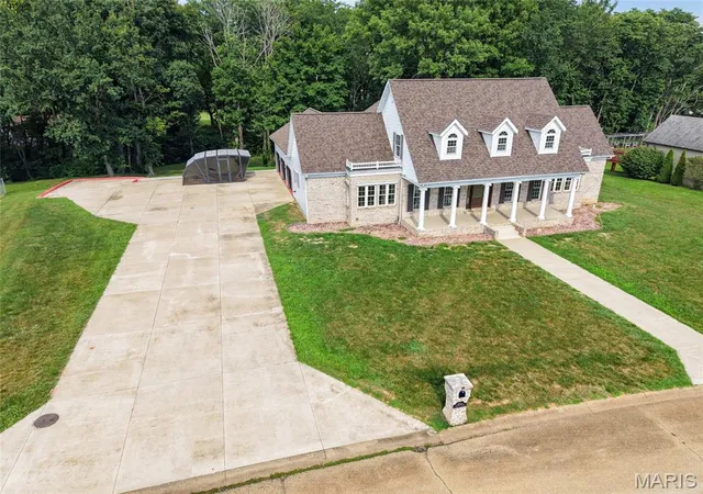 Photo 3 of Single family home for sale at 412 Willow Creek Dr, Farmington, MO 63640 | MLS# MIS26043649 | Listing updated on 2026-10-07