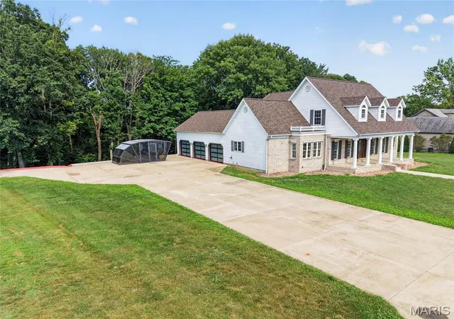 Photo 4 of Single family home for sale at 412 Willow Creek Dr, Farmington, MO 63640 | MLS# MIS26043649 | Listing updated on 2026-10-07