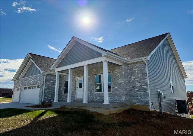 Photo 2 of Single family home for sale at 2795 N Crest Dr, Washington, MO 63090 | MLS# MIS26043654 | Listing updated on 2026-10-21