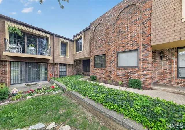 Homes for sale in Hazelwood, MO | 336 Chapel Ridge Dr, Hazelwood, MO 63042 | MLS# MIS26043658