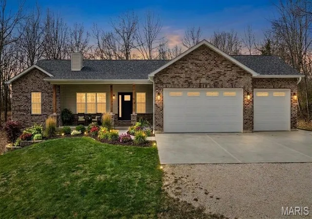 Homes for sale in Winfield, MO | 619 North Ethlyn Road, Winfield, MO 63389 | MLS# MIS26043659