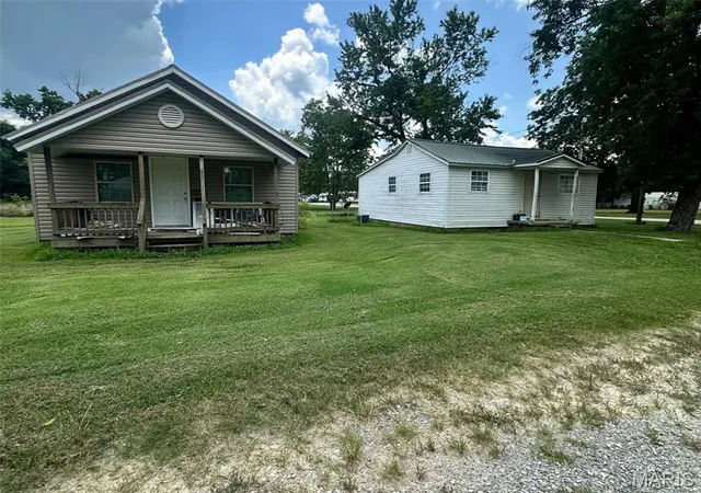 Homes for sale in Neelyville, MO | 68 & 78 Shakleford, Neelyville, MO 63954 | MLS# MIS26043660