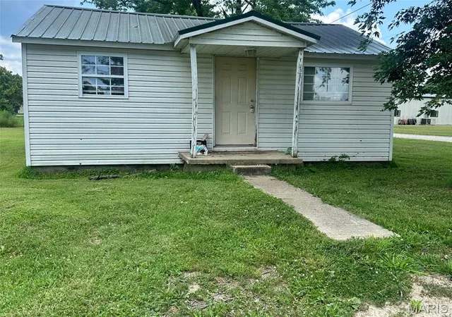 Homes for sale in Neelyville, MO | 68 & 78 Shakleford, Neelyville, MO 63954 | MLS# MIS26043660
