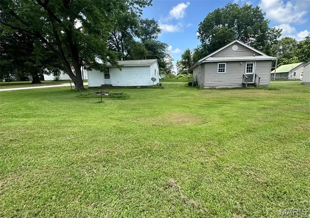 Homes for sale in Neelyville, MO | 68 & 78 Shakleford, Neelyville, MO 63954 | MLS# MIS26043660