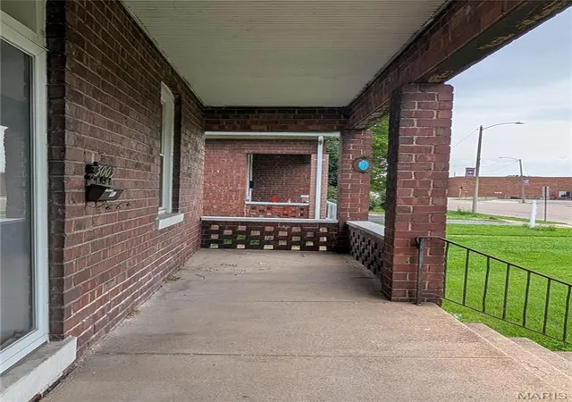 Homes for sale in Granite City, IL | 3003 Madison Ave, Granite City, IL 62040 | MLS# MIS26043663