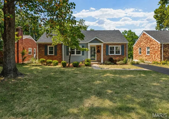 Photo 1 of Sale Pending at 745 W Oak Dr, Saint Louis, MO 63122 | MLS# MIS26043664 | Listing updated on 2026-09-13