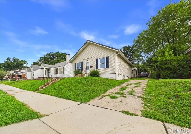 2nd image of 1504 Whitener St, Cape Girardeau, MO 63701 | MLS# MIS26043674