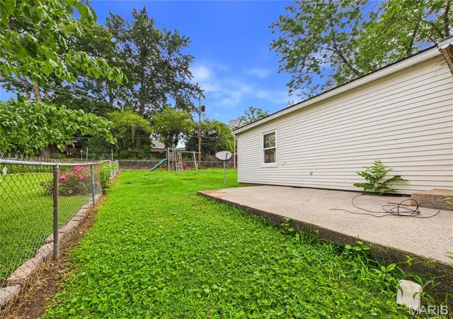 3rd image of 1504 Whitener St, Cape Girardeau, MO 63701 | MLS# MIS26043674