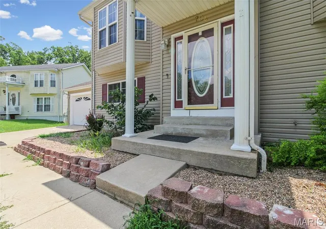 Homes for sale in Warrenton, MO | 704 Sportsmans Ct, Warrenton, MO 63383 | MLS# MIS26043705