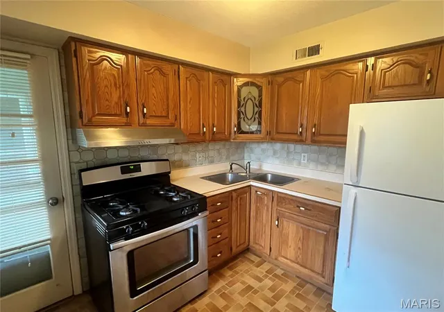 Homes for sale in Hazelwood, MO | 8736 Santa Bella Dr #G, Hazelwood, MO 63042 | MLS# MIS26043707