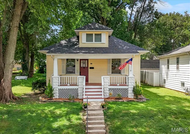 2nd image of 714 Wabash Ave, Belleville, IL 62220 | MLS# MIS26043711