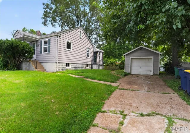 Photo 3 of Single family home for sale at 2142 Penfield Ave, Saint Louis, MO 63114 | MLS# MIS26043712 | Listing updated on 2026-10-26