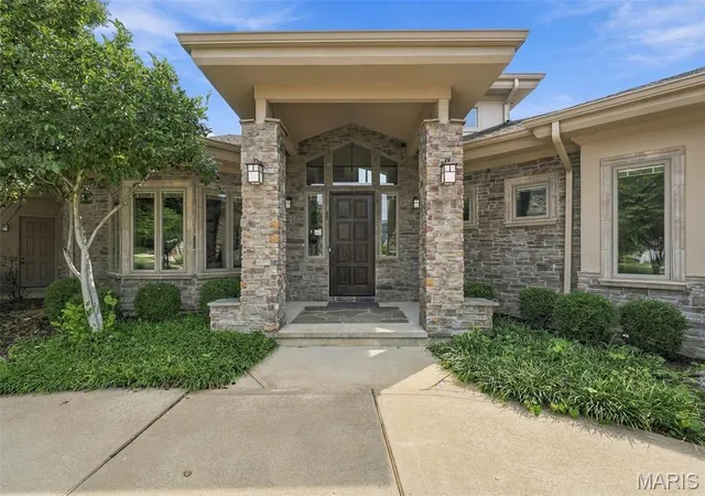 Photo 1 of Single family home for sale at 12864 Willow Pond Ct, Saint Louis, MO 63131 | MLS# MIS26043721 | Listing updated on 2026-09-21