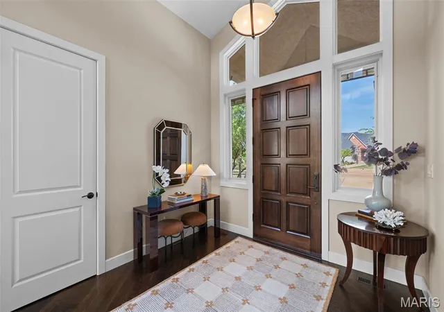 Photo 3 of Single family home for sale at 12864 Willow Pond Ct, Saint Louis, MO 63131 | MLS# MIS26043721 | Listing updated on 2026-09-21