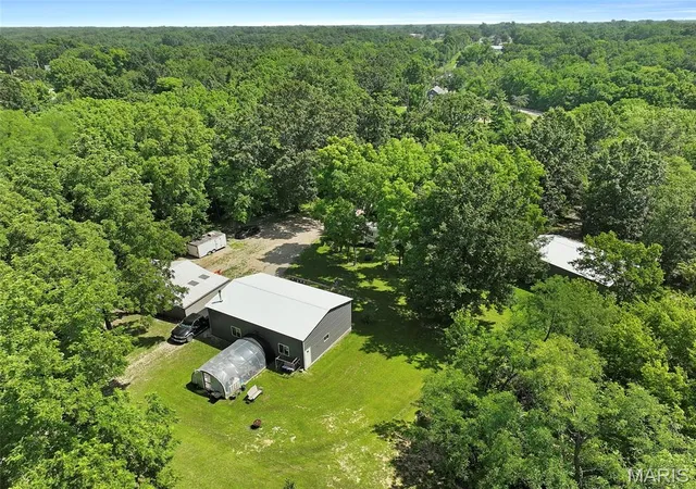 Homes for sale in Hillsboro, IL | 613 22Nd St, Hillsboro, IL 62049 | MLS# MIS26043736