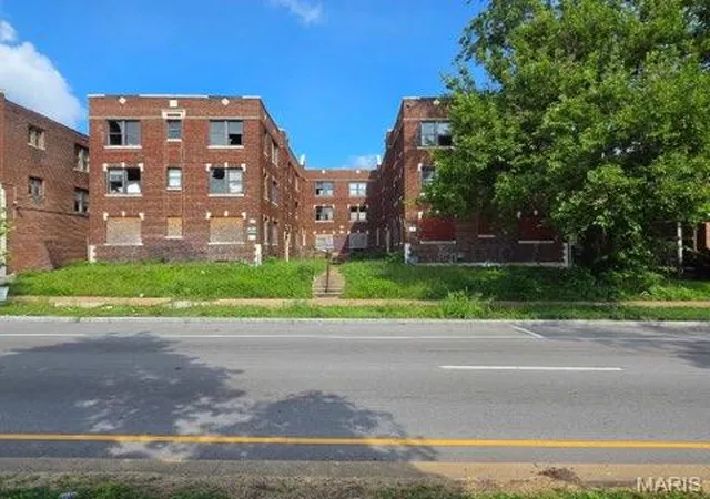 Photo 3 of Multi family home for sale at 2811 N Kingshighway Blvd, Saint Louis, MO 63115 | MLS# MIS26043740 | Listing updated on 2026-08-17