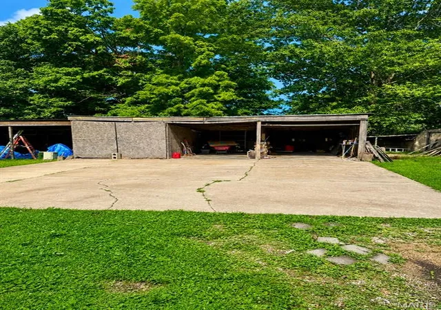 Photo 4 of Sale Pending at 413 Reis Rd, Ballwin, MO 63021 | MLS# MIS26043746 | Listing updated on 2026-08-20