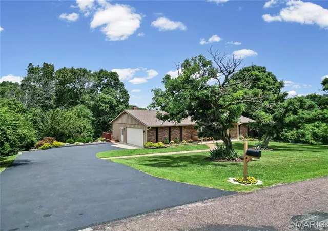 Homes for sale in Imperial, MO | 3529 Antonia Woods Dr, Imperial, MO 63052 | MLS# MIS26043755