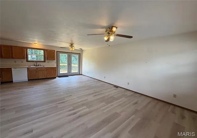 Homes for sale in Alton, IL | 3209 College Ave, Alton, IL 62002 | MLS# MIS26043760