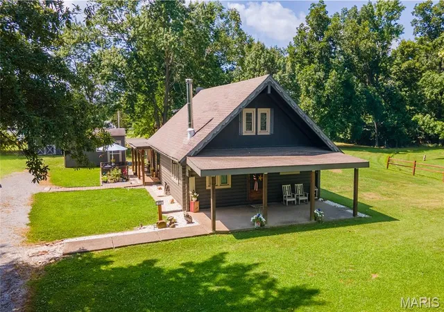 Homes for sale in Duquoin, IL | 173 Arrowwood Rd, Duquoin, IL 62832 | MLS# MIS26043763