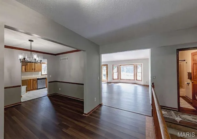 2nd image of 6 Deer Creek Dr, O Fallon, MO 63366 | MLS# MIS26043765