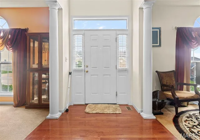 4th image of 5136 Delcastle Dr, Florissant, MO 63034 | MLS# MIS26043776