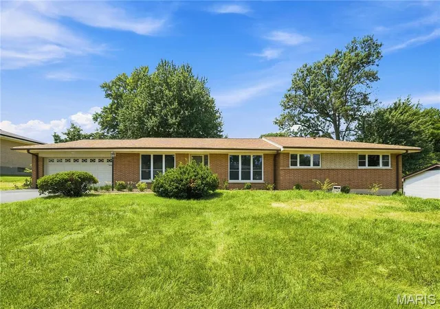 Single family home for sale at 849 Charlesgate Dr, Saint Louis, MO 63132 | MLS# MIS26043779