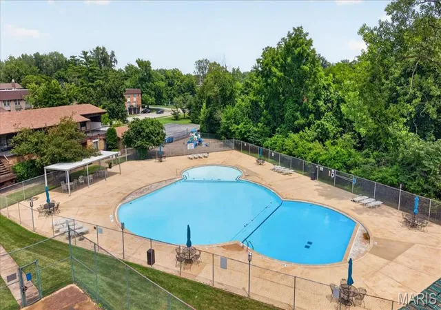 Homes for sale in St. Louis, MO | 11816 Cresta Verde Drive, St. Louis, MO 63146 | Houzeo