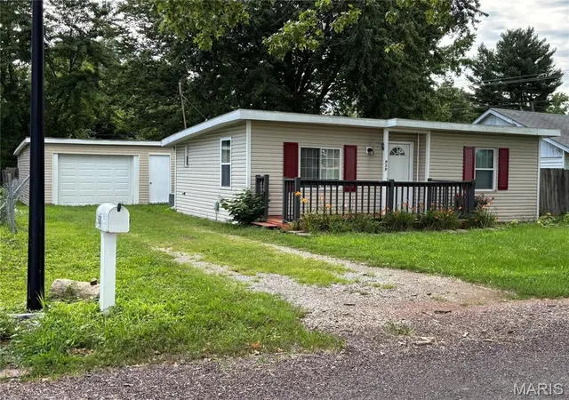 1st image of 939 Green Mount Ln, Belleville, IL 62220 | MLS# MIS26043788