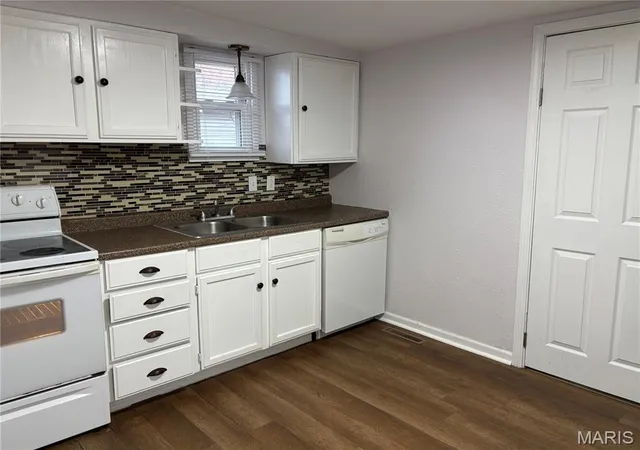 2nd image of 939 Green Mount Ln, Belleville, IL 62220 | MLS# MIS26043788
