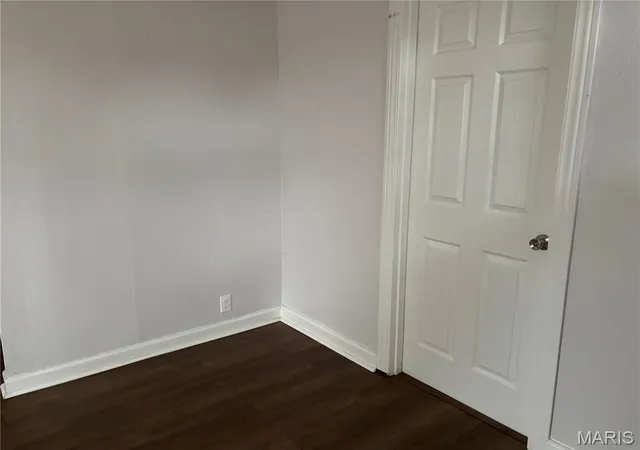 Photo 4 of Single family home for sale at 939 Green Mount Ln, Belleville, IL 62220 | MLS# MIS26043788 | Listing updated on 2026-07-12