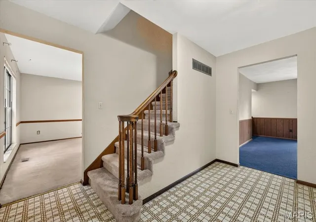 Photo 3 of Single family home for sale at 1020 N Smiley St, O Fallon, IL 62269 | MLS# MIS26043792 | Listing updated on 2026-09-23