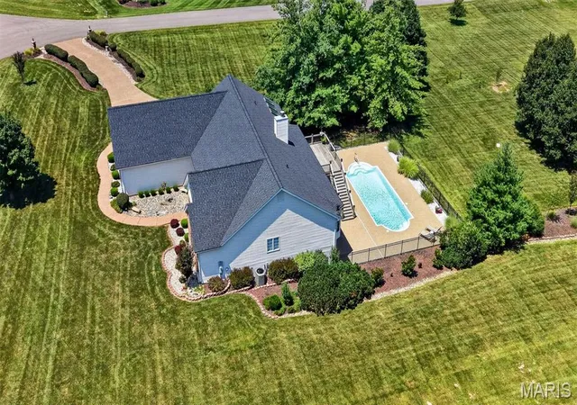 Photo 2 of Single family home for sale at 512 Meadowfield Ln, Wentzville, MO 63385 | MLS# MIS26043808 | Listing updated on 2026-09-14