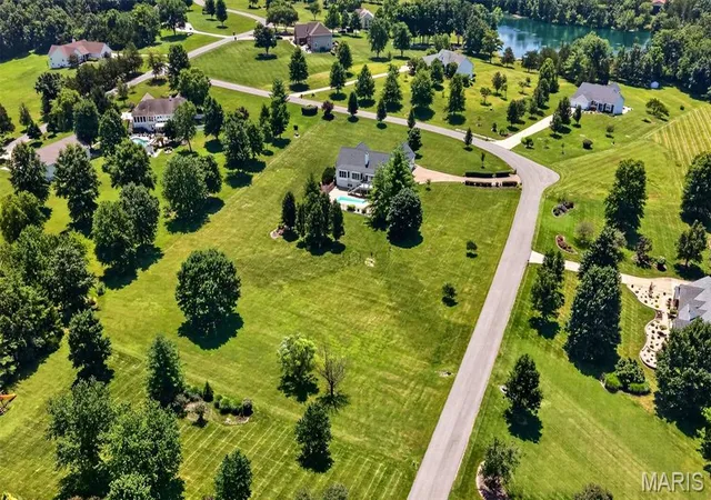 Photo 3 of Single family home for sale at 512 Meadowfield Ln, Wentzville, MO 63385 | MLS# MIS26043808 | Listing updated on 2026-09-14