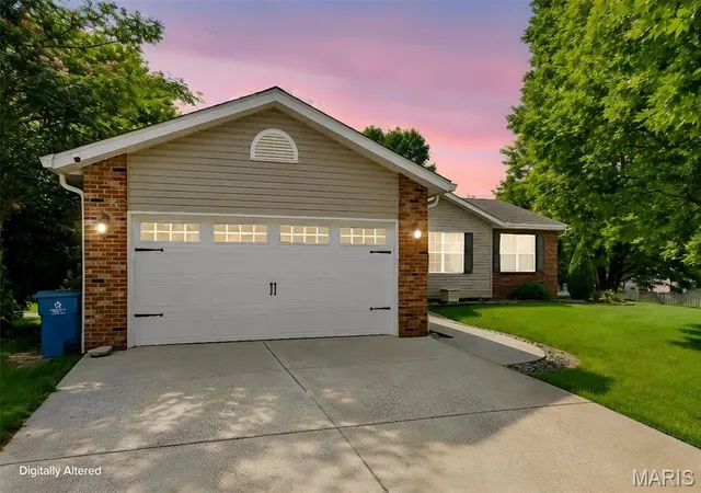 Photo 2 of Sale Pending at 2 Arbor Spgs, Troy, IL 62294 | MLS# MIS26043817 | Listing updated on 2026-08-18