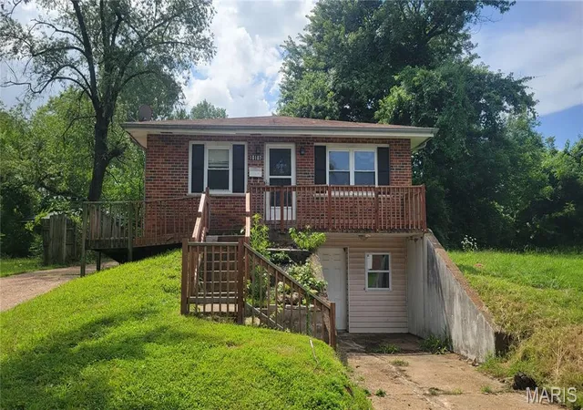 Sale Pending at 10107 Castle Dr, St Louis, MO 63136 | MLS# MIS26043829 | Listing updated on 2026-08-11