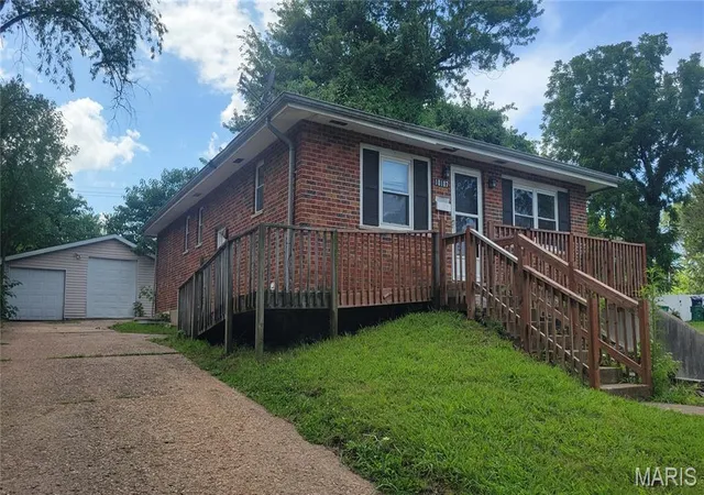 Photo 1 of Sale Pending at 10107 Castle Dr, St Louis, MO 63136 | MLS# MIS26043829 | Listing updated on 2026-08-11