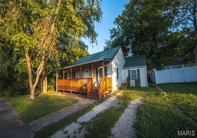 Homes for sale in Rolla, MO | 906 E 6th St, Rolla, MO 65401 | MLS# MIS26043831
