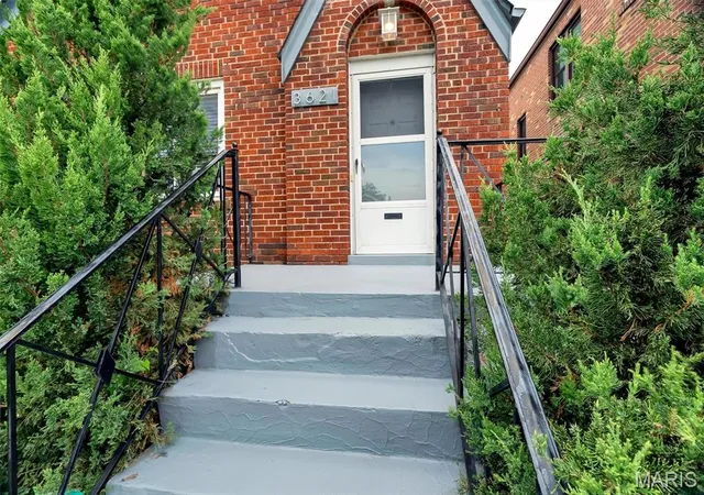 2nd image of 3621 Watson Rd, Saint Louis, MO 63109 | MLS# MIS26043850