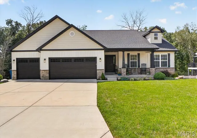 1st image of 617 Autumn Crest Dr, Troy, MO 63379 | MLS# MIS26043855
