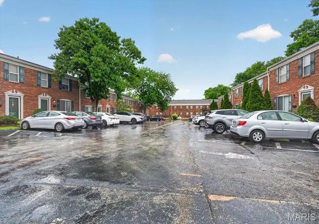 3rd image of 1030 Lacouer Dr, Kirkwood, MO 63122 | MLS# MIS26043859