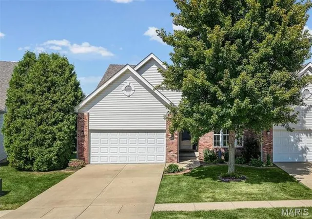 Single family home for sale at 6837 Kensington Dr, Maryville, IL 62062 | MLS# MIS26043860