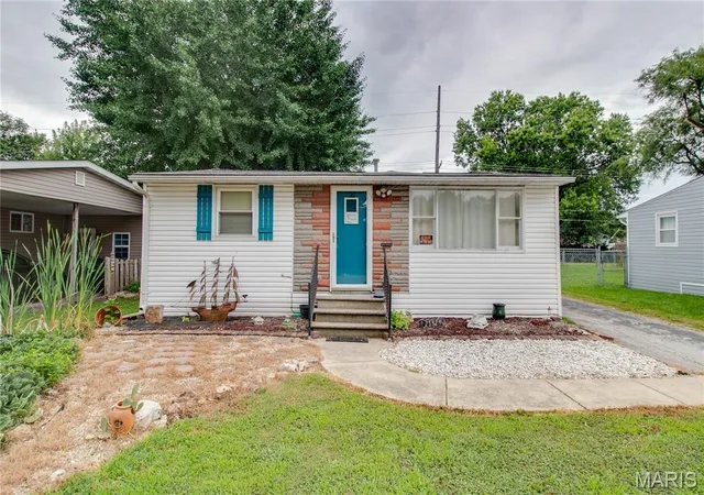 Photo 1 of Single family home for sale at 2132 Miracle Ave, Granite City, IL 62040 | MLS# MIS26043868 | Listing updated on 2026-09-10