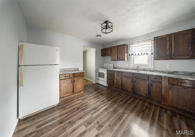 4th image of 804 E Hunt St, Salem, MO 65560 | MLS# MIS26043883