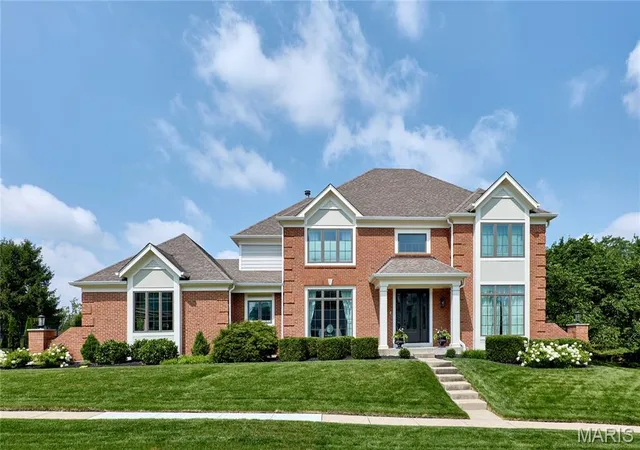 Photo 1 of Sale Pending at 2323 Wellington Estates Dr, Chesterfield, MO 63017 | MLS# MIS26043897 | Listing updated on 2026-08-02