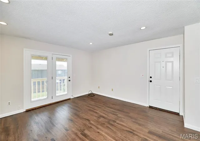 3rd image of 80 Lemans Ct #80, Lake Saint Louis, MO 63367 | MLS# MIS26043899