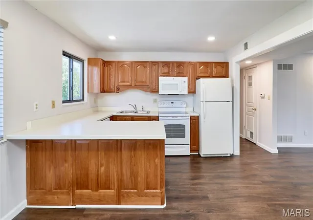 4th image of 80 Lemans Ct #80, Lake Saint Louis, MO 63367 | MLS# MIS26043899